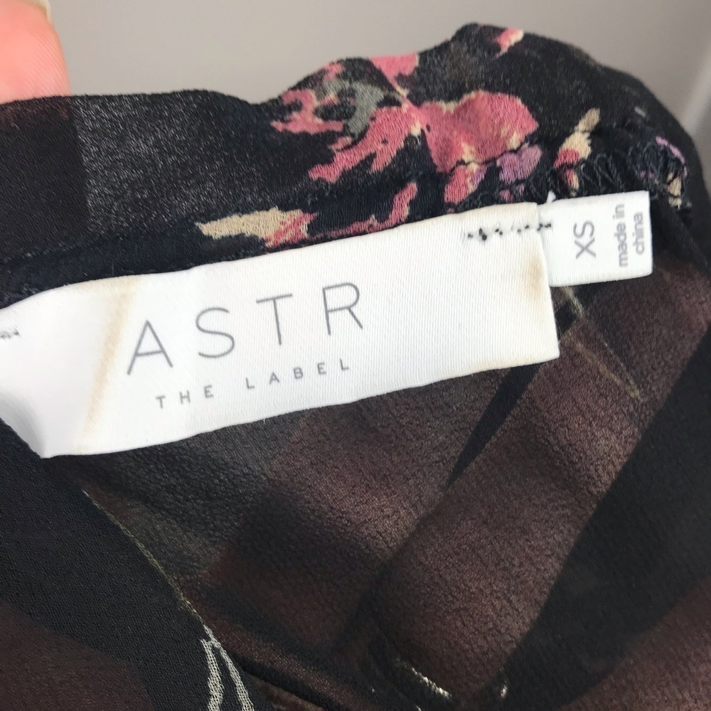 ASTR The Label Sheer Floral Top Size XS - Picture 2 of 7